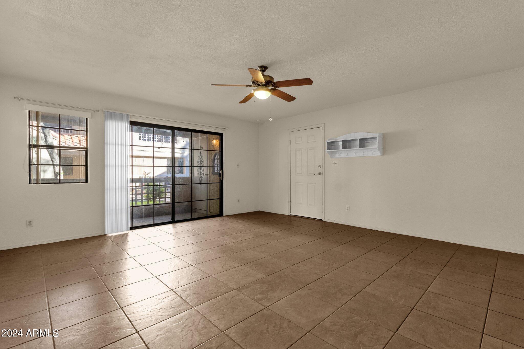 2855 South Ext Road, Unit 116 Mesa, AZ 85210 - Photo 6 of 27 Great Room