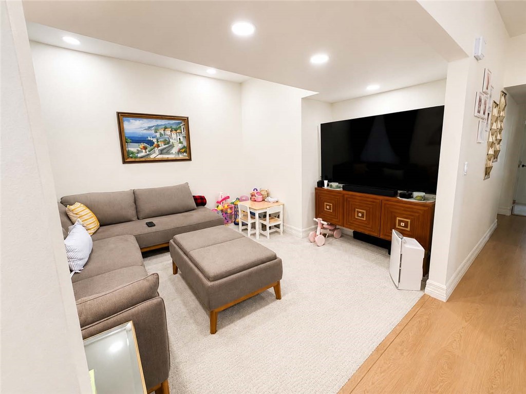 1313 Valley View Road, Unit 202 Glendale, CA 91202 - Photo 9 of 24