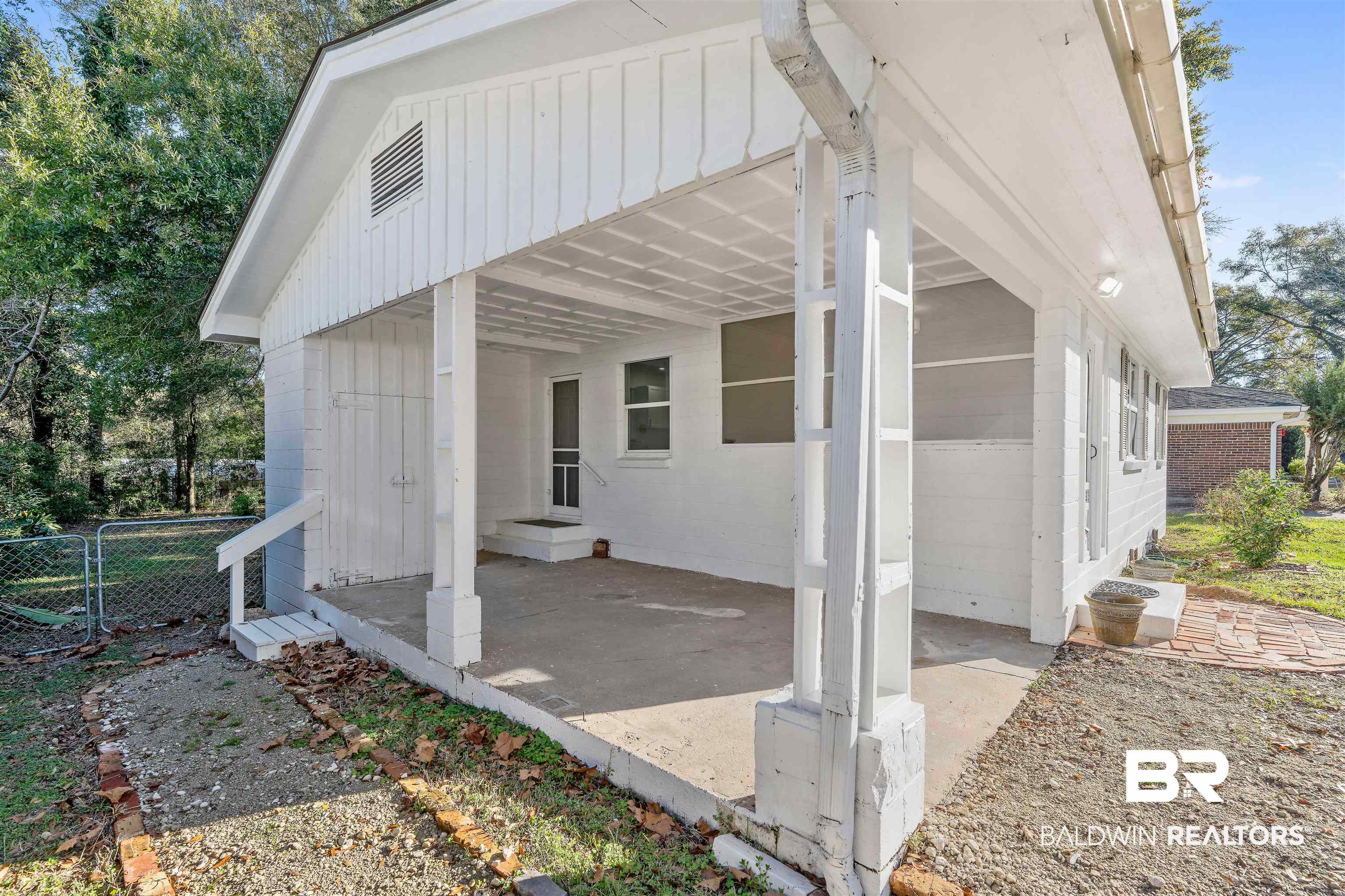 507 Gayfer Avenue Fairhope, AL 36532 - Photo 5 of 18 Carport