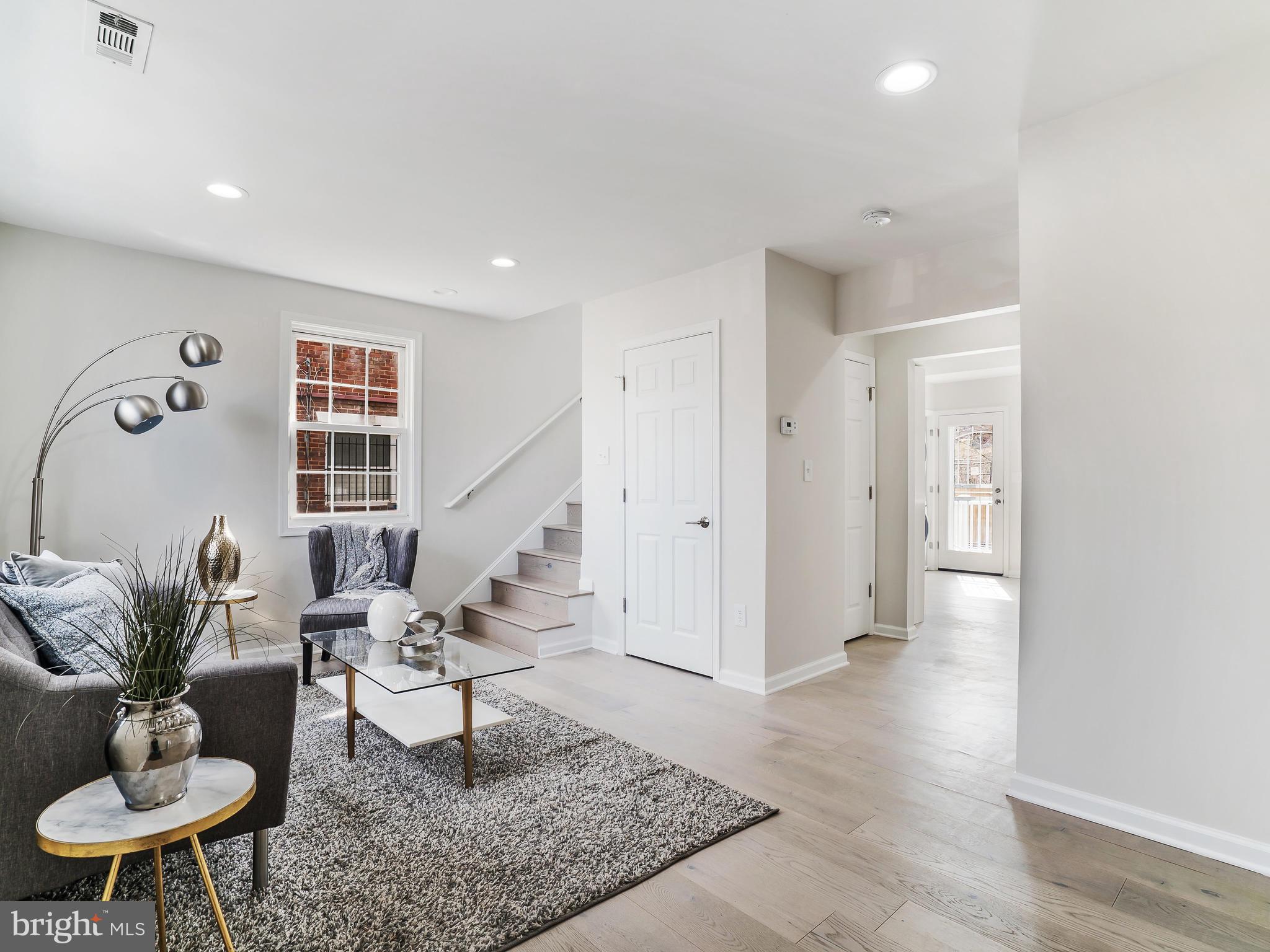 4631 Hillside Road Southeast Washington, DC 20019 - Photo 4 of 32 Gallery Image 4
