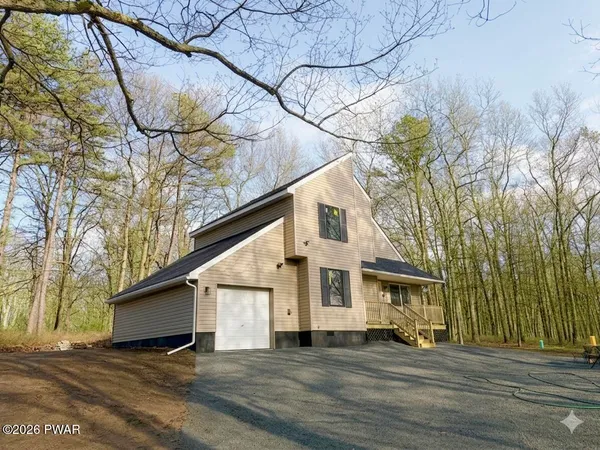 $314,000 | 127 Vista Court, Bushkill, PA 18324