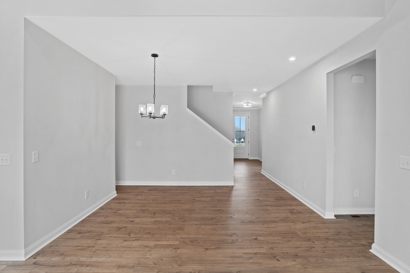 1709 Merkel Road Columbia, TN 38401 - Photo 24 of 44 a view of a hallway with wooden floor and a window