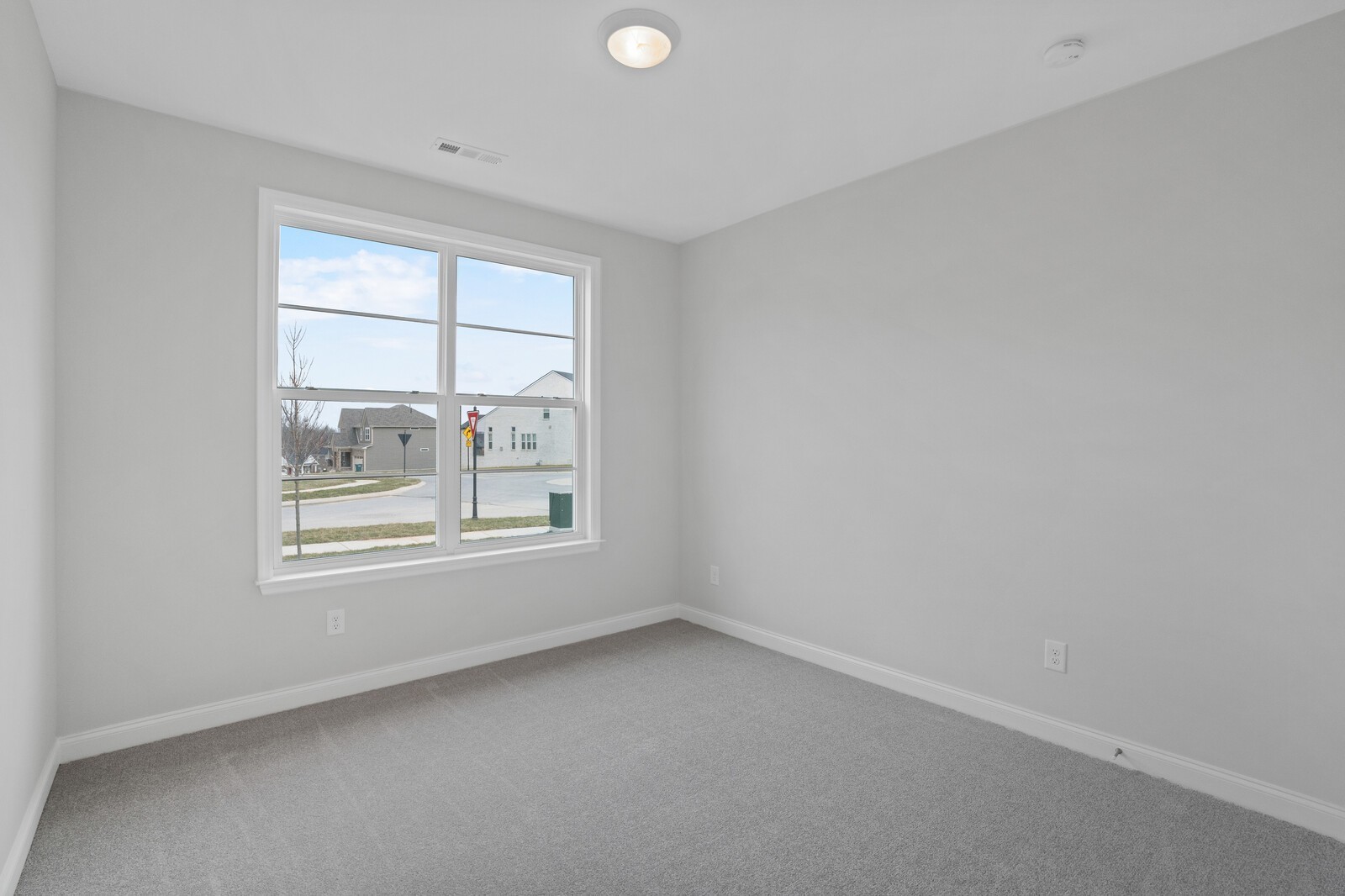 1709 Merkel Road Columbia, TN 38401 - Photo 25 of 44 an empty room with a window