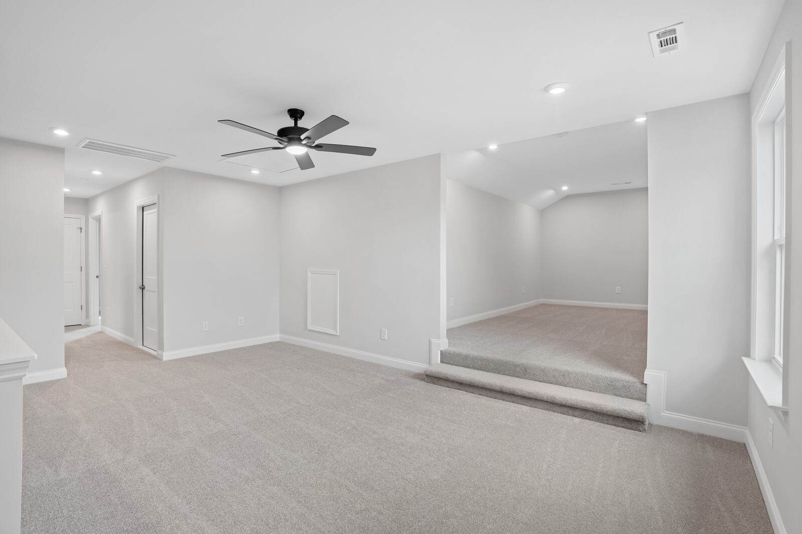 1709 Merkel Road Columbia, TN 38401 - Photo 36 of 44 an empty room with closet and a ceiling fan