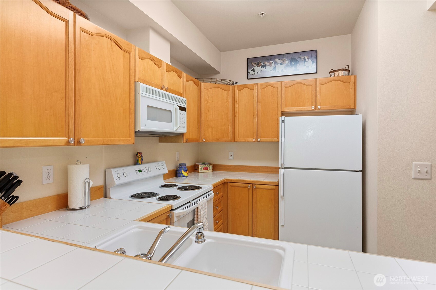 12109 Northeast 171st Place, Unit B102 Bothell, WA 98011 - Photo 9 of 23