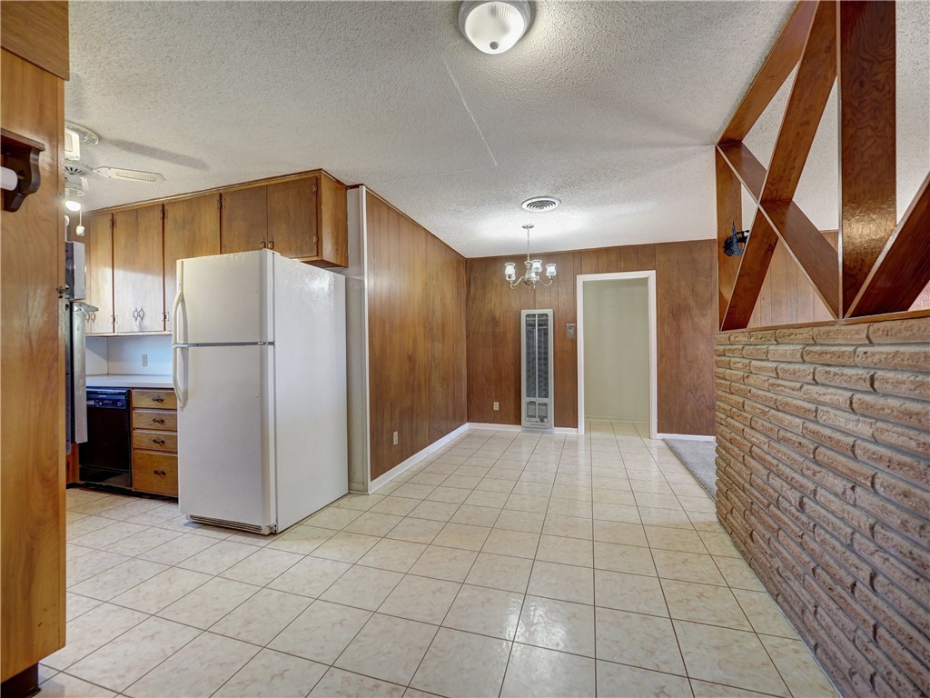 908 Huisache Street Refugio, TX 78377 - Photo 14 of 35