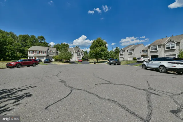 $2,990 | 35 Nutmeg Place, Newtown, PA 18940