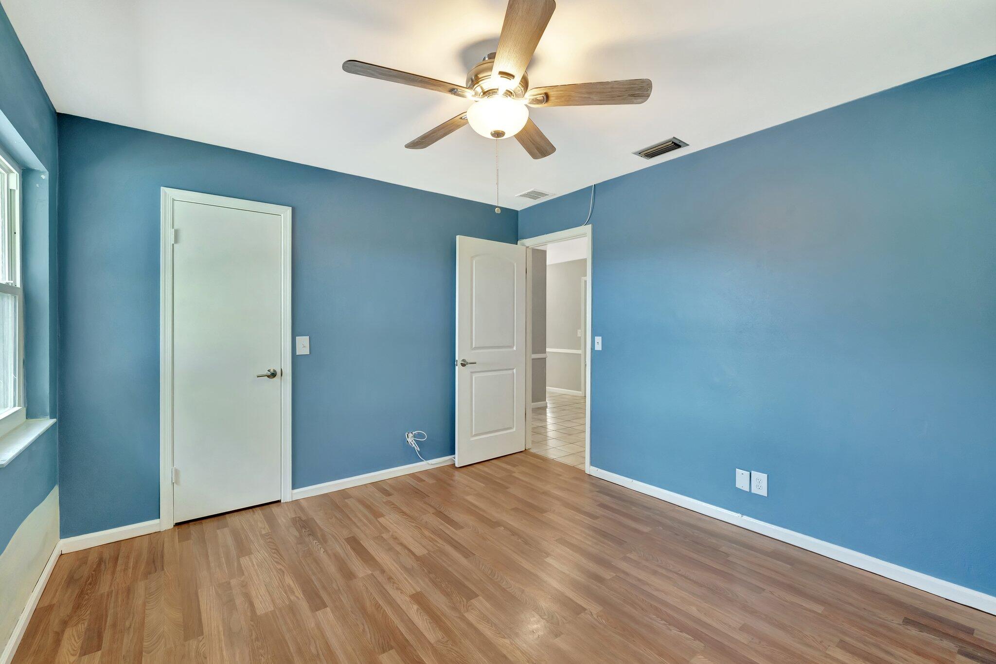 18395 Southeast County Line Road Tequesta, FL 33469 - Photo 30 of 49 guest bedroom