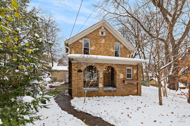 $214,900 | 1016 B Street, Rockford, IL 61107