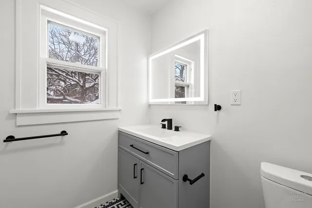 $214,900 | 1016 B Street, Rockford, IL 61107