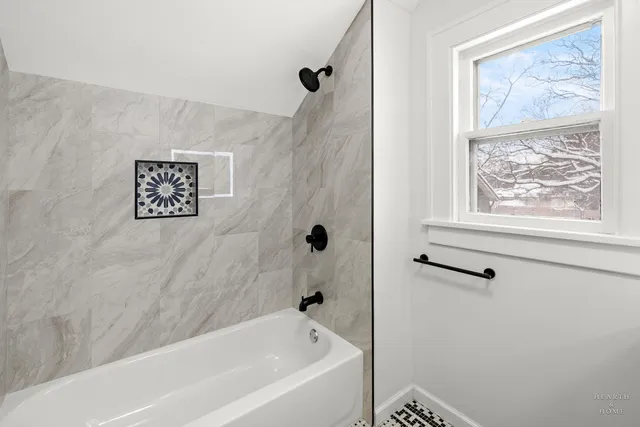 $214,900 | 1016 B Street, Rockford, IL 61107