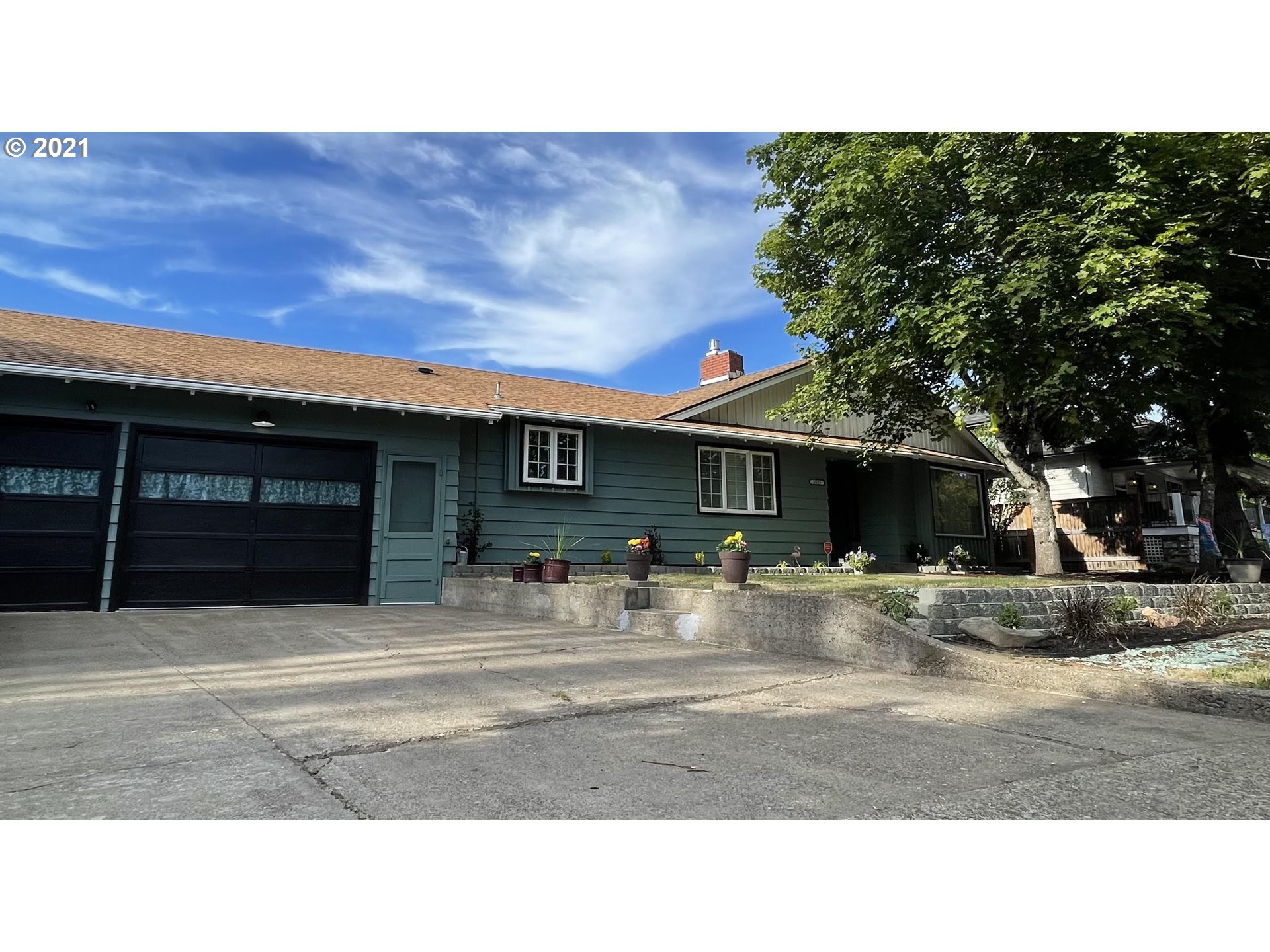 2825 Harlow Road Eugene, OR 97401 - Photo 2 of 29 Gallery Image 2