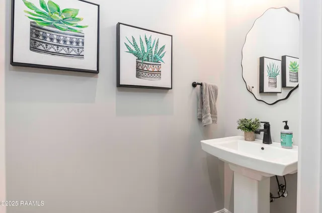 $415,000 | 111 Portside Drive, Broussard, LA 70518