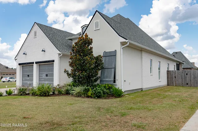 $415,000 | 111 Portside Drive, Broussard, LA 70518