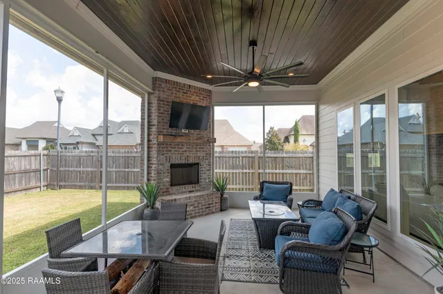 $415,000 | 111 Portside Drive, Broussard, LA 70518