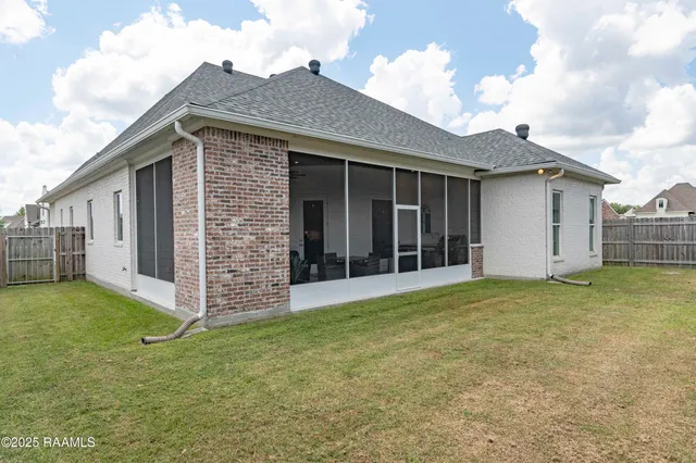 $415,000 | 111 Portside Drive, Broussard, LA 70518