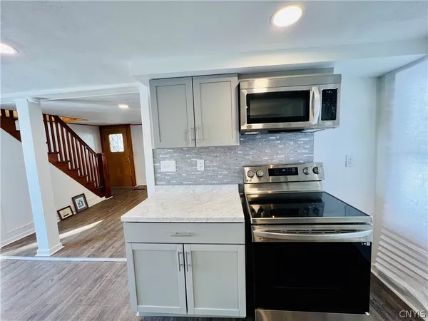 $1,950 | 140 East Oneida Street, Oswego, NY 13126