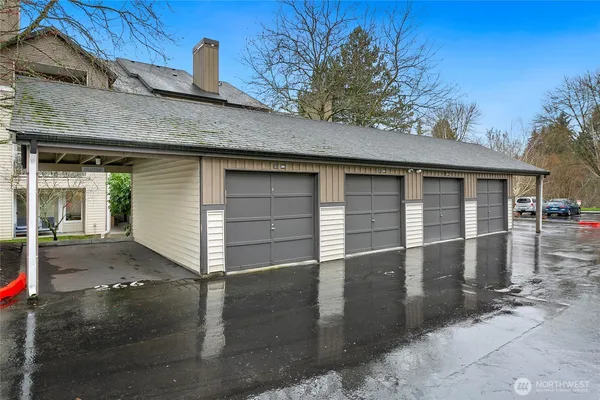 $325,000 | 12303 Harbour Pointe Boulevard, Unit U105, Mukilteo, WA 98275