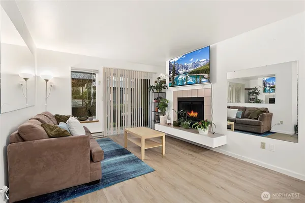 $325,000 | 12303 Harbour Pointe Boulevard, Unit U105, Mukilteo, WA 98275