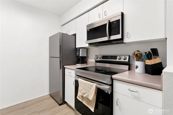 $325,000 | 12303 Harbour Pointe Boulevard, Unit U105, Mukilteo, WA 98275