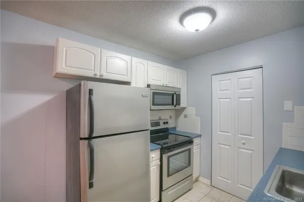 $1,875 | 86 Buddington Road, Unit 7, Groton, CT 06340
