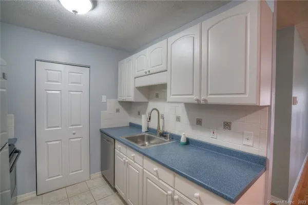 $1,875 | 86 Buddington Road, Unit 7, Groton, CT 06340