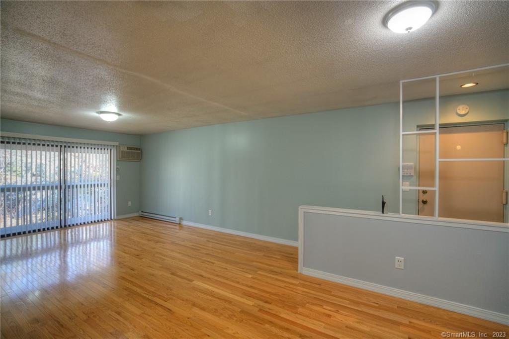 86 Buddington Road, Unit 7 Groton, CT 06340 - Photo 4 of 12