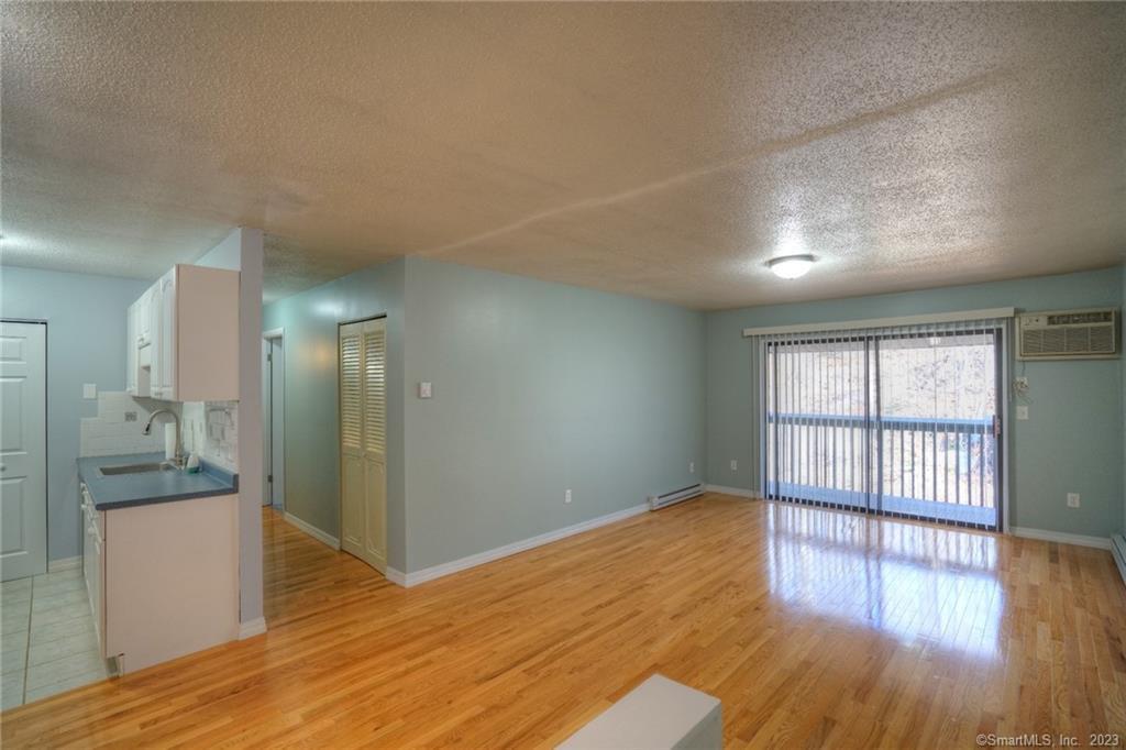 86 Buddington Road, Unit 7 Groton, CT 06340 - Photo 5 of 12