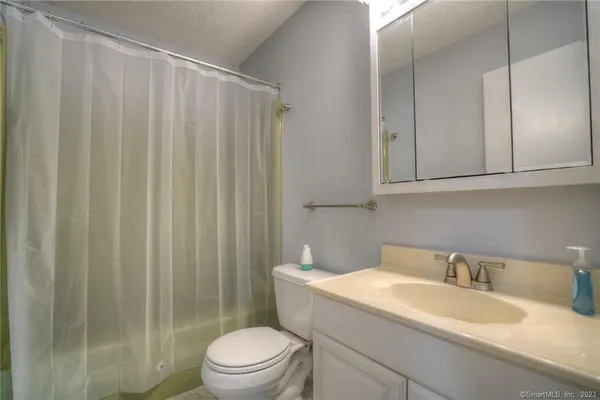 $1,875 | 86 Buddington Road, Unit 7, Groton, CT 06340