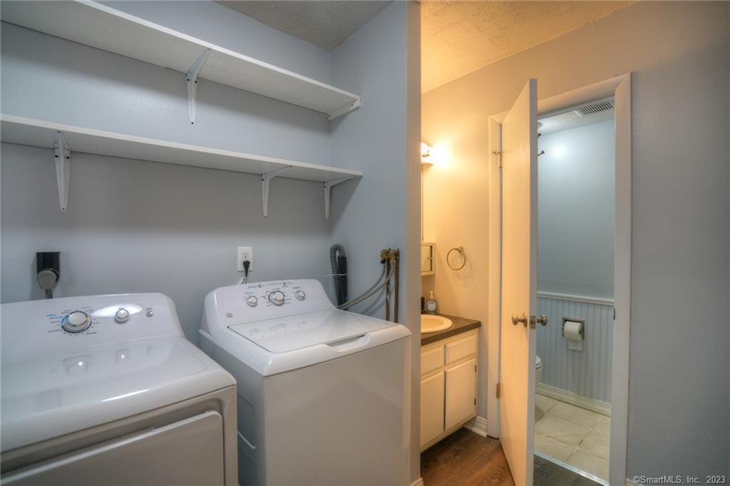 86 Buddington Road, Unit 7 Groton, CT 06340 - Photo 10 of 12