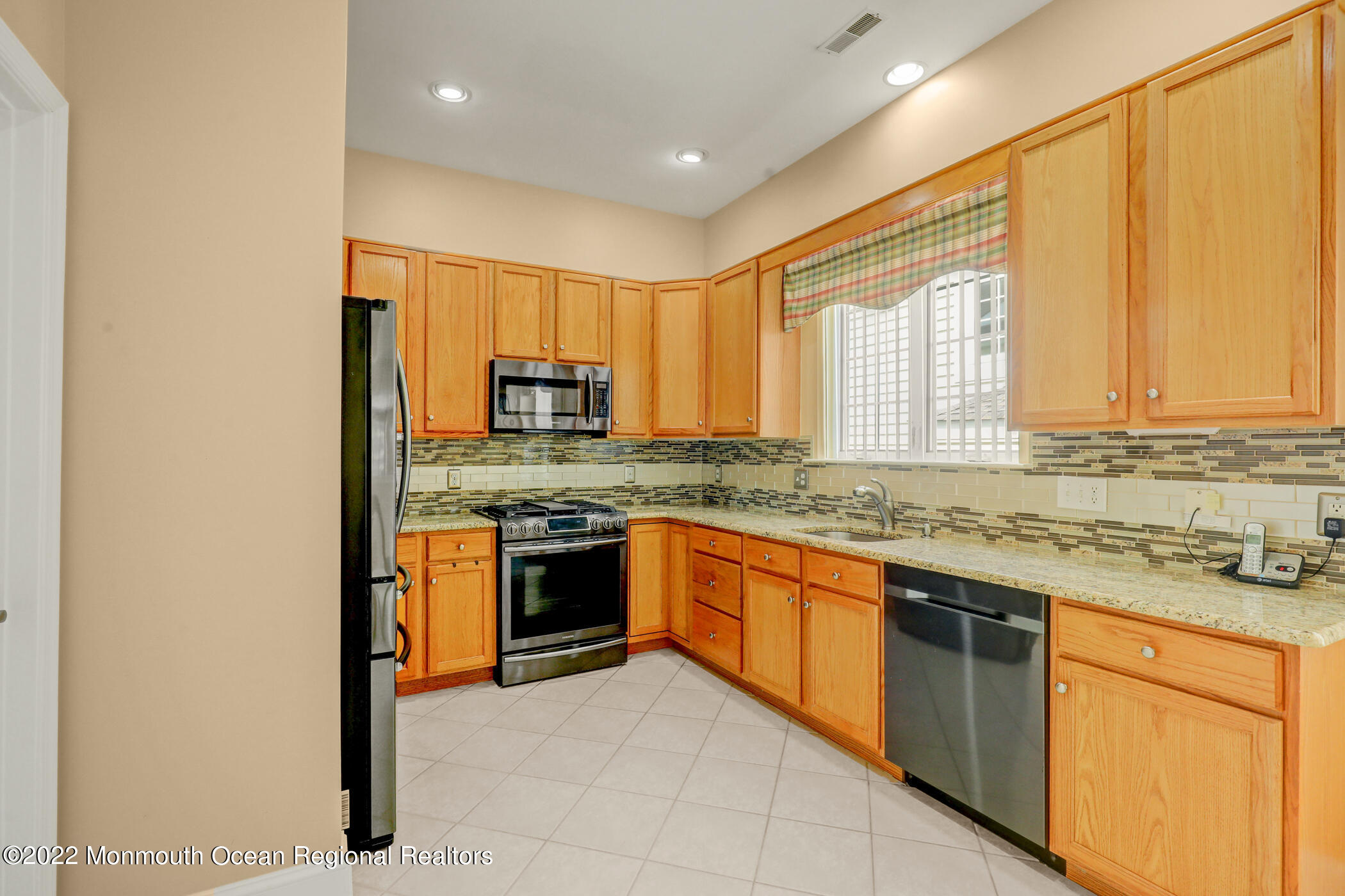 32 Pine Valley Road Jackson, NJ 08527 - Photo 11 of 26 15 - Kitchen
