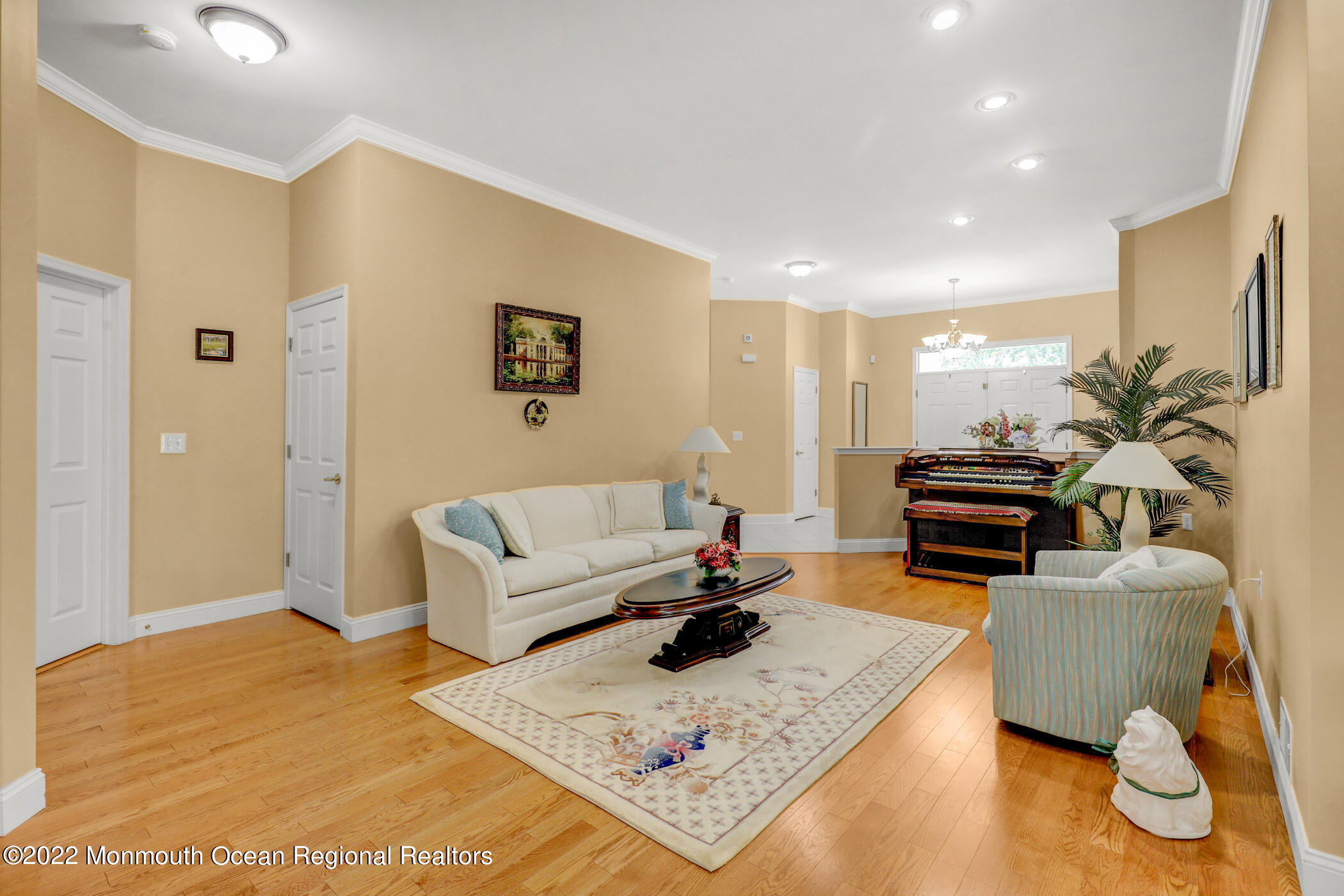 32 Pine Valley Road Jackson, NJ 08527 - Photo 4 of 26 8 - Living Room