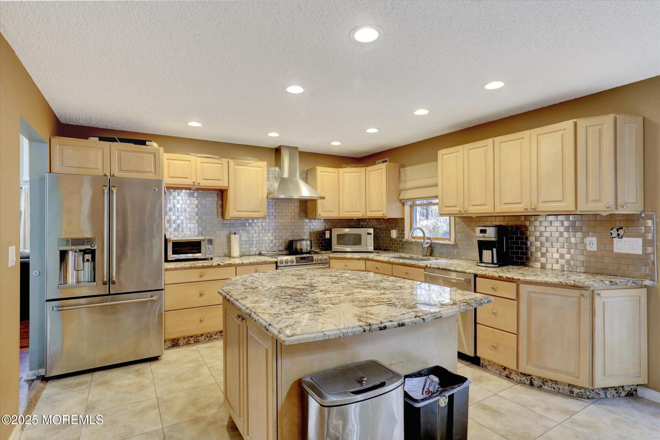 9 Rutherford Court Jackson, NJ 08527 - Photo 15 of 47 15-Kitchen