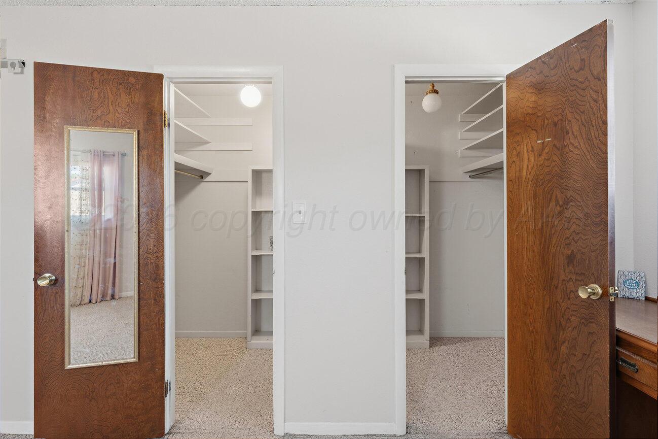 205 Houston Street Borger, TX 79007 - Photo 31 of 57 Upstairs Primary Closet