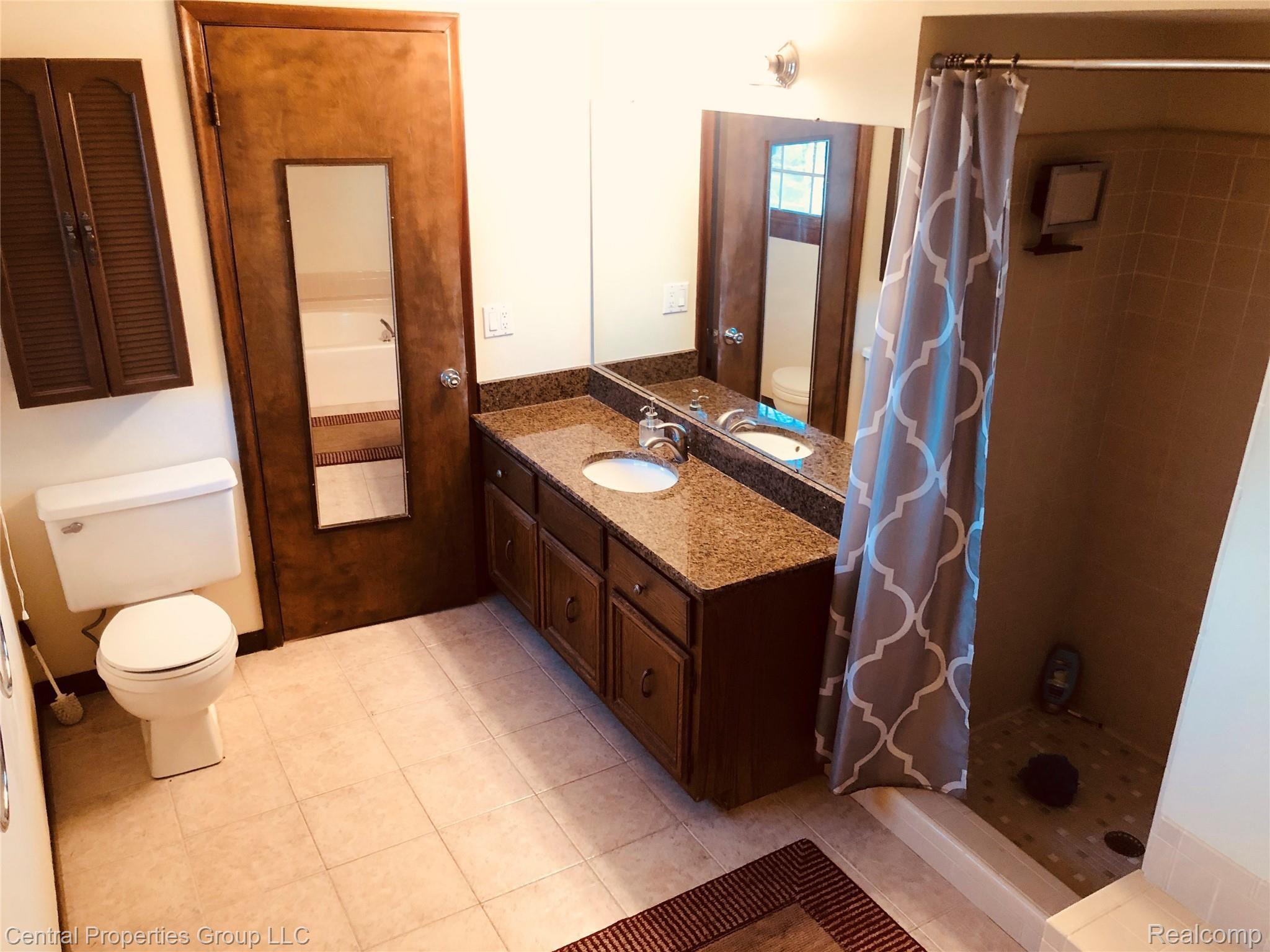 1944 North Kilburn Road Rochester, MI 48306 - Photo 46 of 62 2020-03-10 19.02