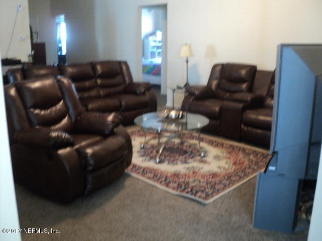 6833 Ridgeview Avenue Jacksonville, FL 32244 - Photo 13 of 31 Main Living Room
