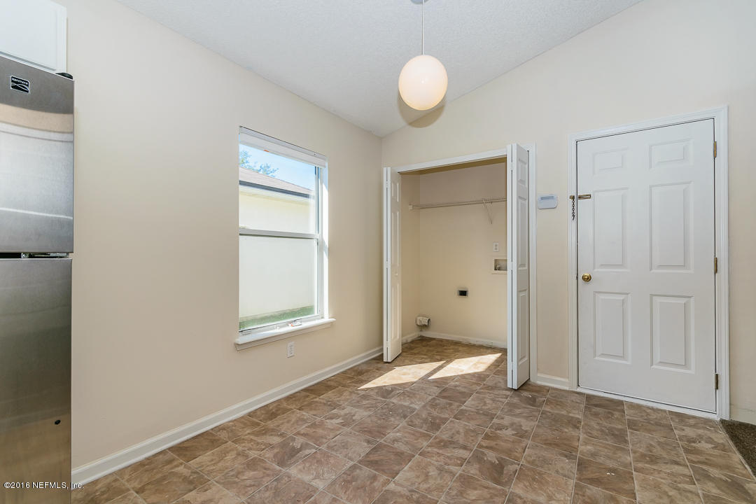6833 Ridgeview Avenue Jacksonville, FL 32244 - Photo 16 of 31 Breakfast nook next too kitchen