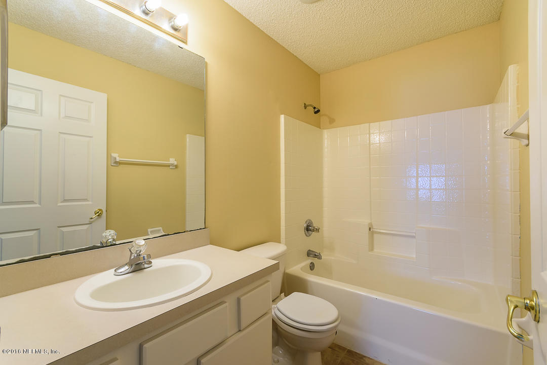 6833 Ridgeview Avenue Jacksonville, FL 32244 - Photo 26 of 31 2nd full bathroom