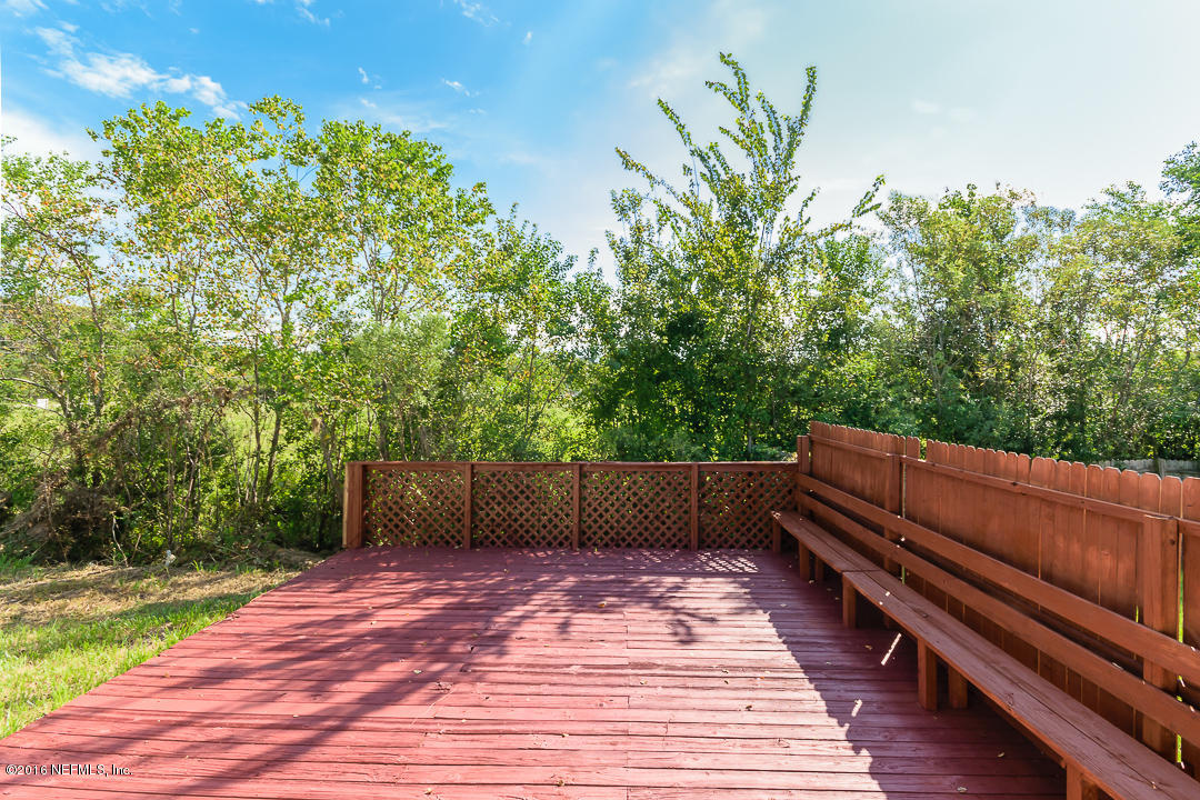 6833 Ridgeview Avenue Jacksonville, FL 32244 - Photo 7 of 31 Wood Deck behind house
