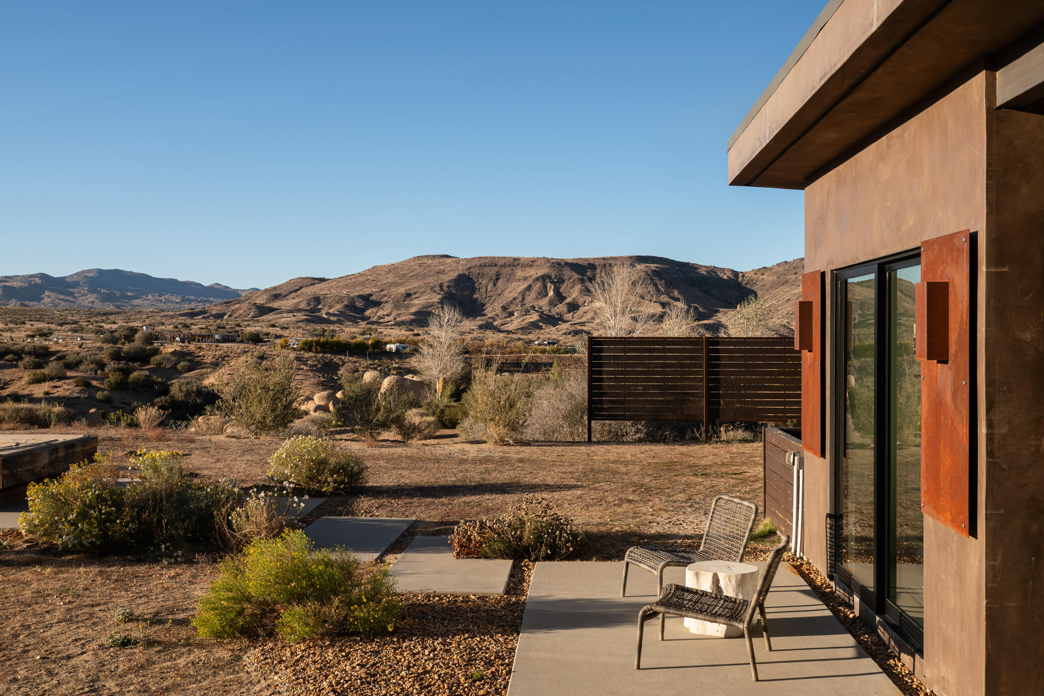 5494 Bronco Road Pioneertown, CA 92268 - Photo 4 of 38 a view of balcony with furniture