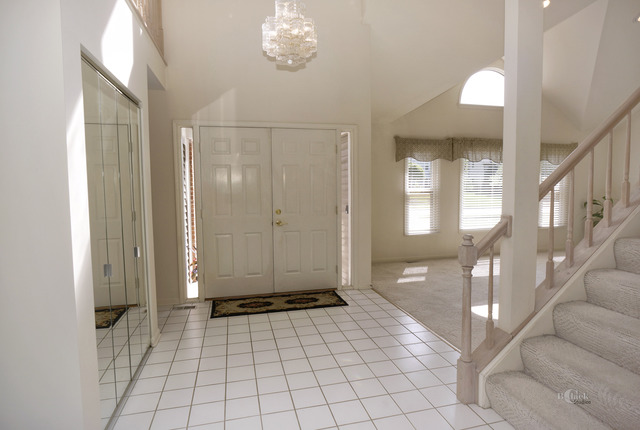 622 Raintree Road Buffalo Grove, IL 60089 - Photo 2 of 25
