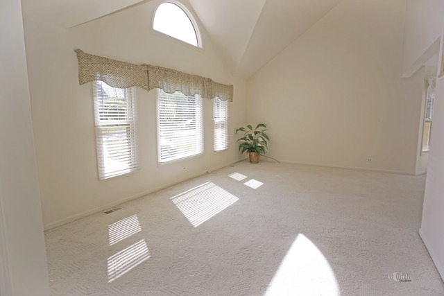 622 Raintree Road Buffalo Grove, IL 60089 - Photo 3 of 25
