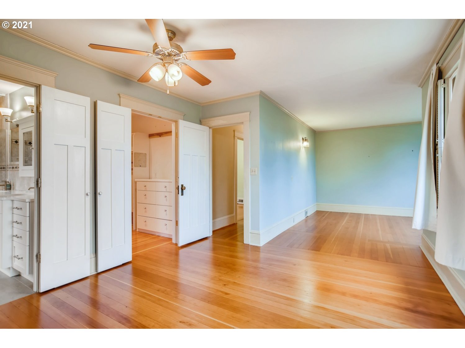 2911 Northwest Cornell Road Portland, OR 97210 - Photo 18 of 32 Gallery Image 18