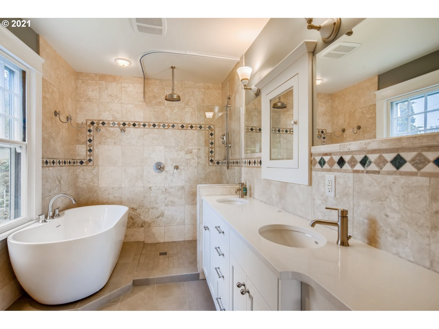 2911 Northwest Cornell Road Portland, OR 97210 - Photo 20 of 32 Gallery Image 20