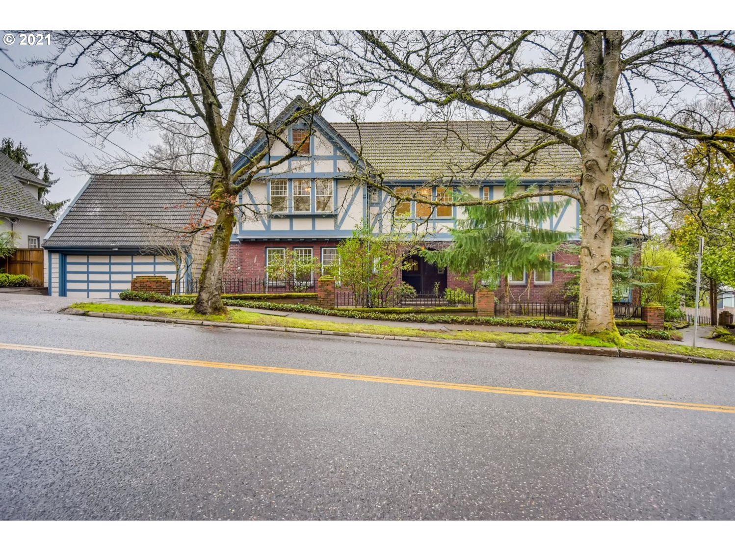 2911 Northwest Cornell Road Portland, OR 97210 - Photo 3 of 32 Gallery Image 3