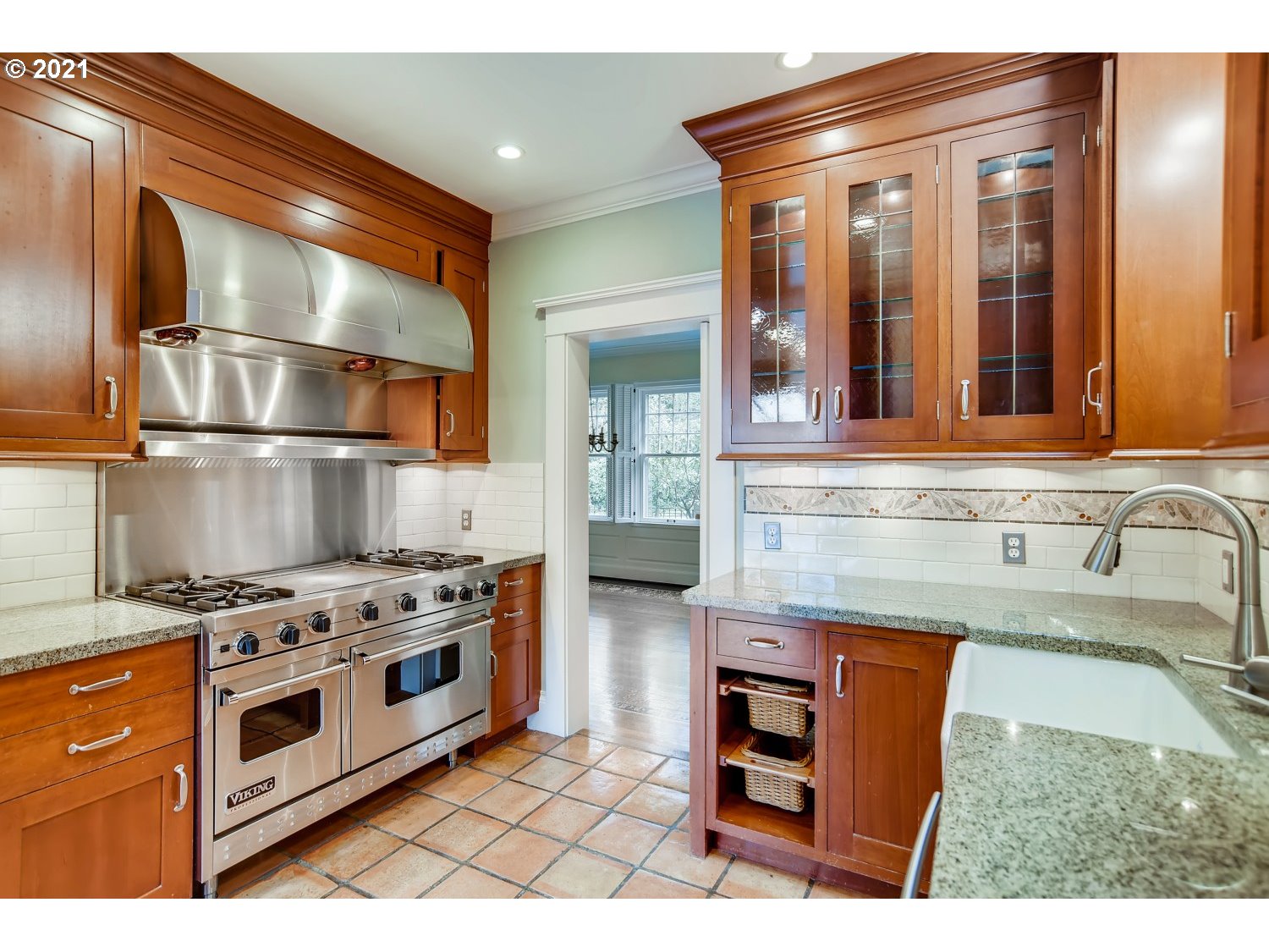 2911 Northwest Cornell Road Portland, OR 97210 - Photo 5 of 32 Gallery Image 5