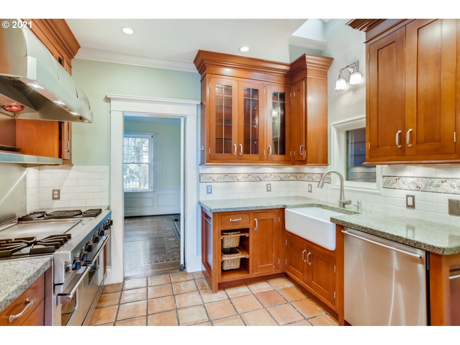 2911 Northwest Cornell Road Portland, OR 97210 - Photo 7 of 32 Gallery Image 7