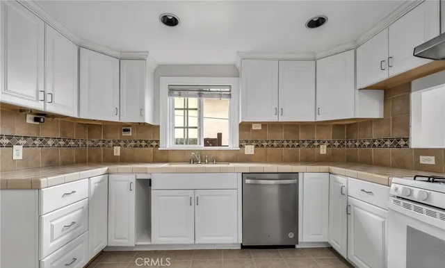 $1,279,000 | 3131-3131 South Kerckhoff Avenue, San Pedro, CA 90731