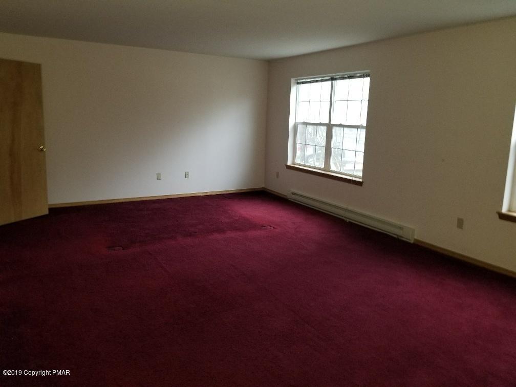 405 Saunders Drive Bushkill, PA 18324 - Photo 12 of 20 saunders8