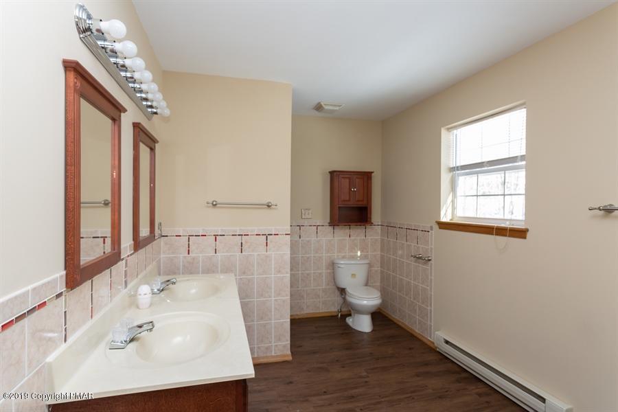 405 Saunders Drive Bushkill, PA 18324 - Photo 14 of 20 saunders10